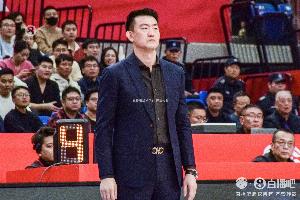 王博：总决赛还有六场 布朗等几位核心球员需减压 朱俊龙问题不大