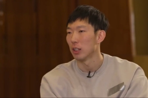 周琦：当年乘坐货机去澳洲打NBL 想让家人去陪自己几乎不可能