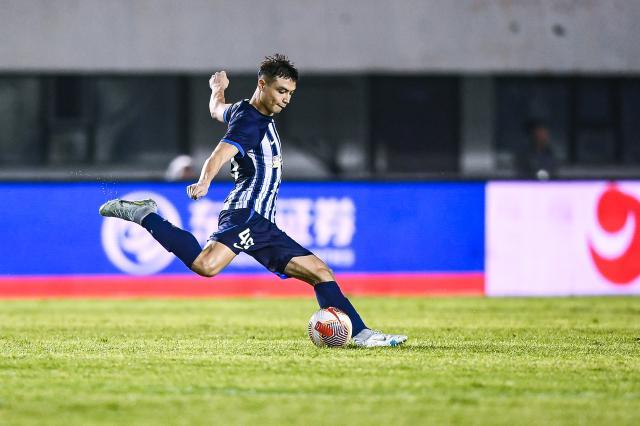 总决赛直播-海港苦追数月制造冬窗压哨标王 吾米提江昨夜抵沪