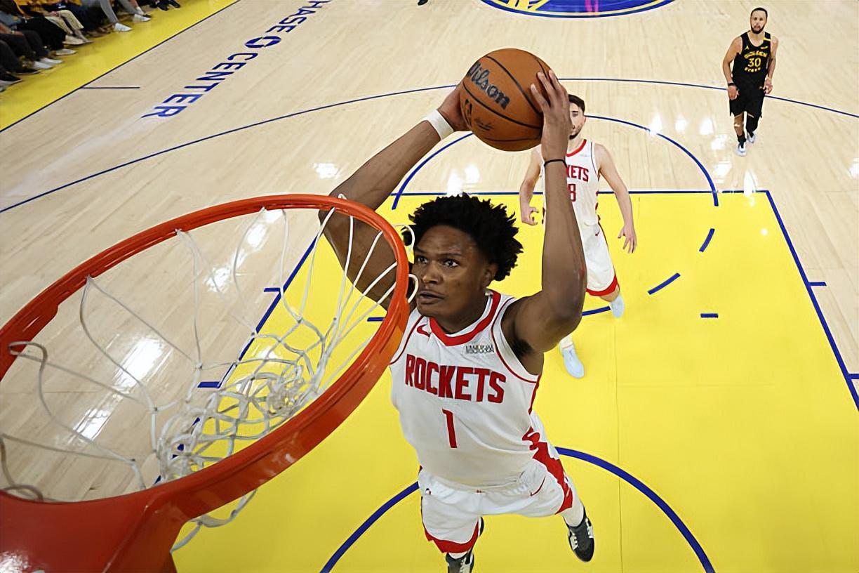 官网赛程查询-火箭内线支柱：阿门不仅天赋异禀，而且他还是一名非常勤奋的球员