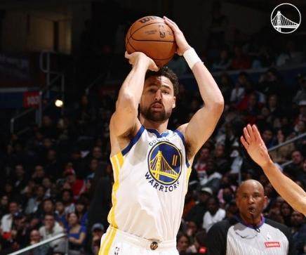 一人稳 一人狠 勇士7000万替补双枪露出獠牙