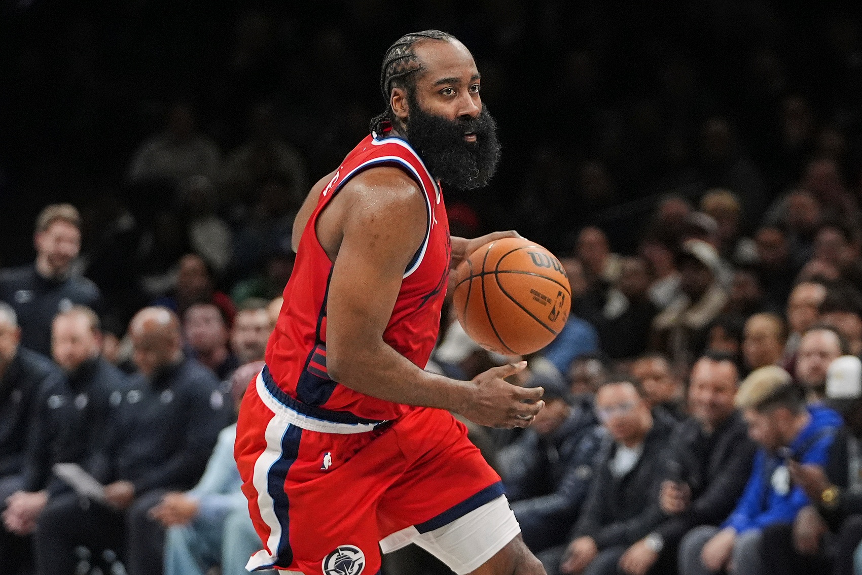 总决赛直播-如何扭转局面？哈登：防守端的稳固改变了局面 我们信心从未动摇