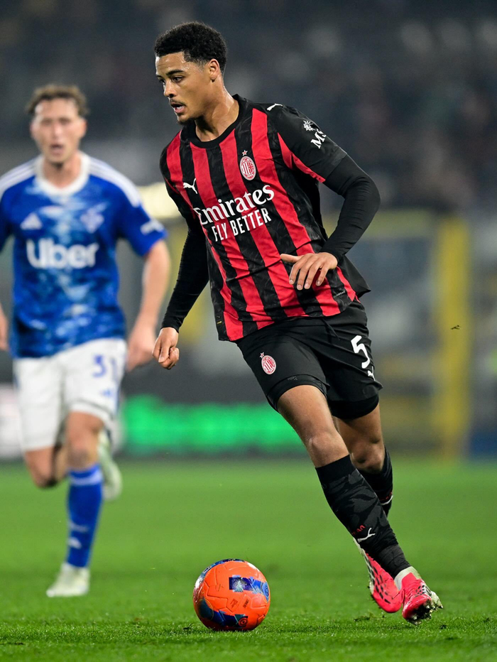 总决赛直播-德温特发文为米兰加油|AC米兰_新浪体育_新浪新闻