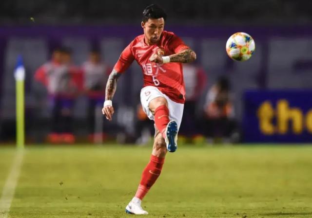 沪媒：张琳芃加盟有助海港打造国家队级三中卫体系