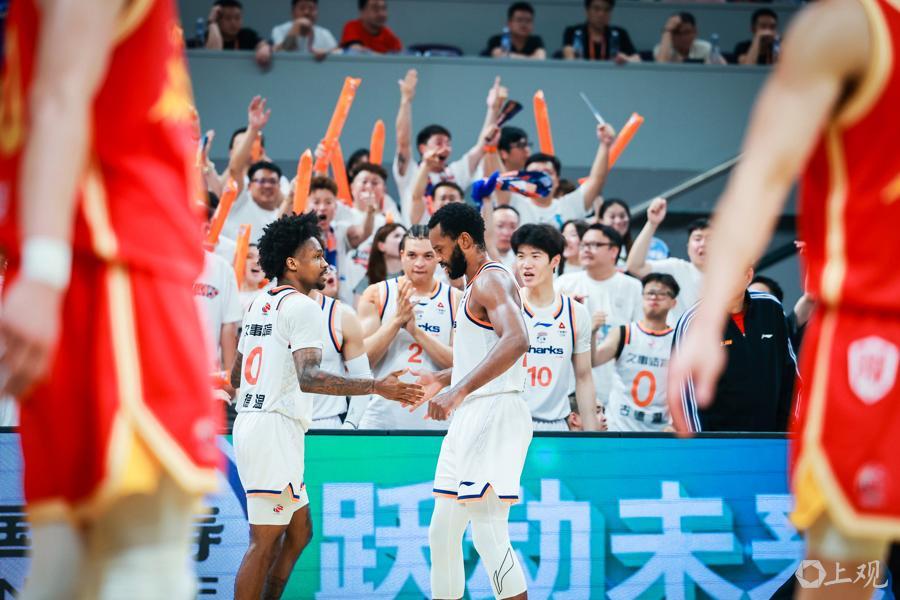英雄联盟全球总决赛官网平台-【动力图】上海大鲨鱼男篮客场告负，总冠军悬念留给下一轮
